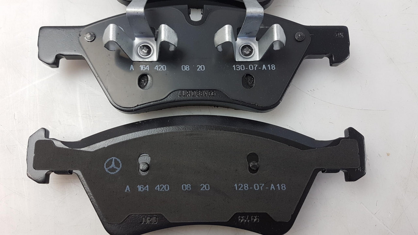 Original MERCEDES-BENZ W251 W164 Bremsbeläge Vorne A164420222064
