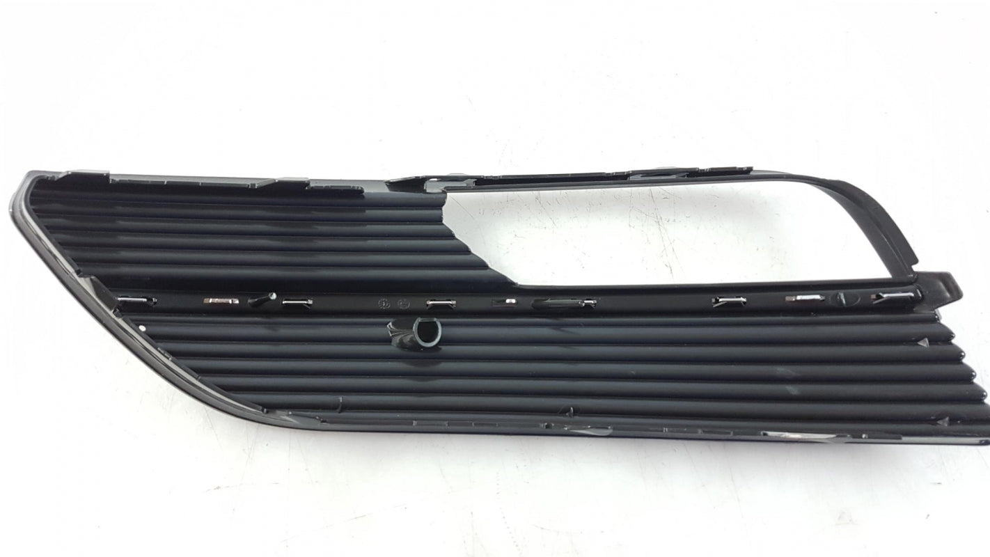 Original OE Volkswagen Nebelscheinwerfer Abdeckung 8V3807682A9B9