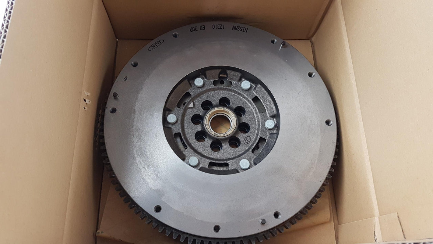 Original OE NISSAN Schwungrad 12310EB30A