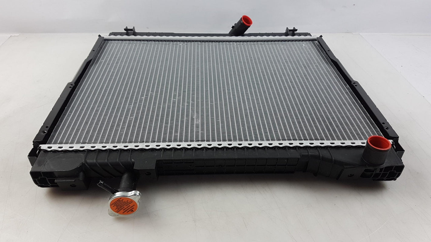 Original OE NISSAN Wasserkühler 21400MD41A