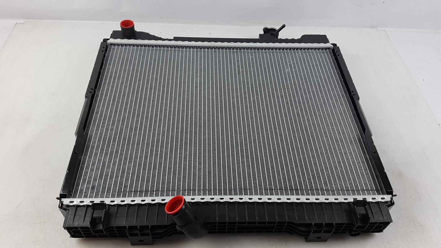 Original OE NISSAN Wasserkühler 21400MD41A