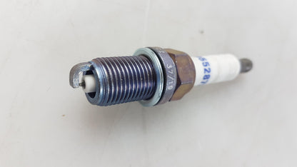 Original OPEL Astra-J Insignia-A Zafira-C Corsa-D Mokka 1.4 Zündkerze 95528733