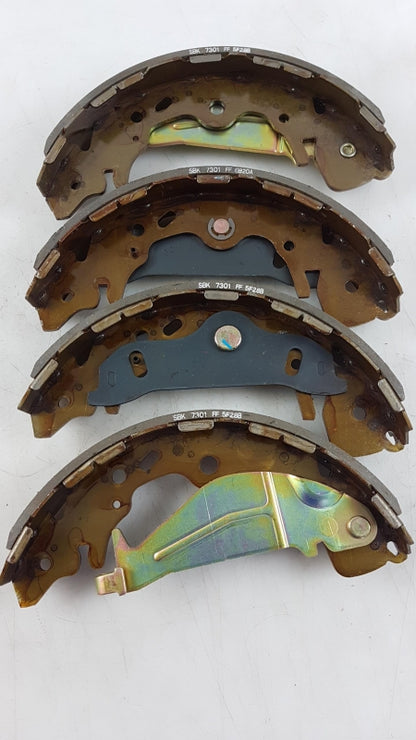 Original KIA Carnival 1999-2005 Bremsbackensatz hinten 0K58A2638Z