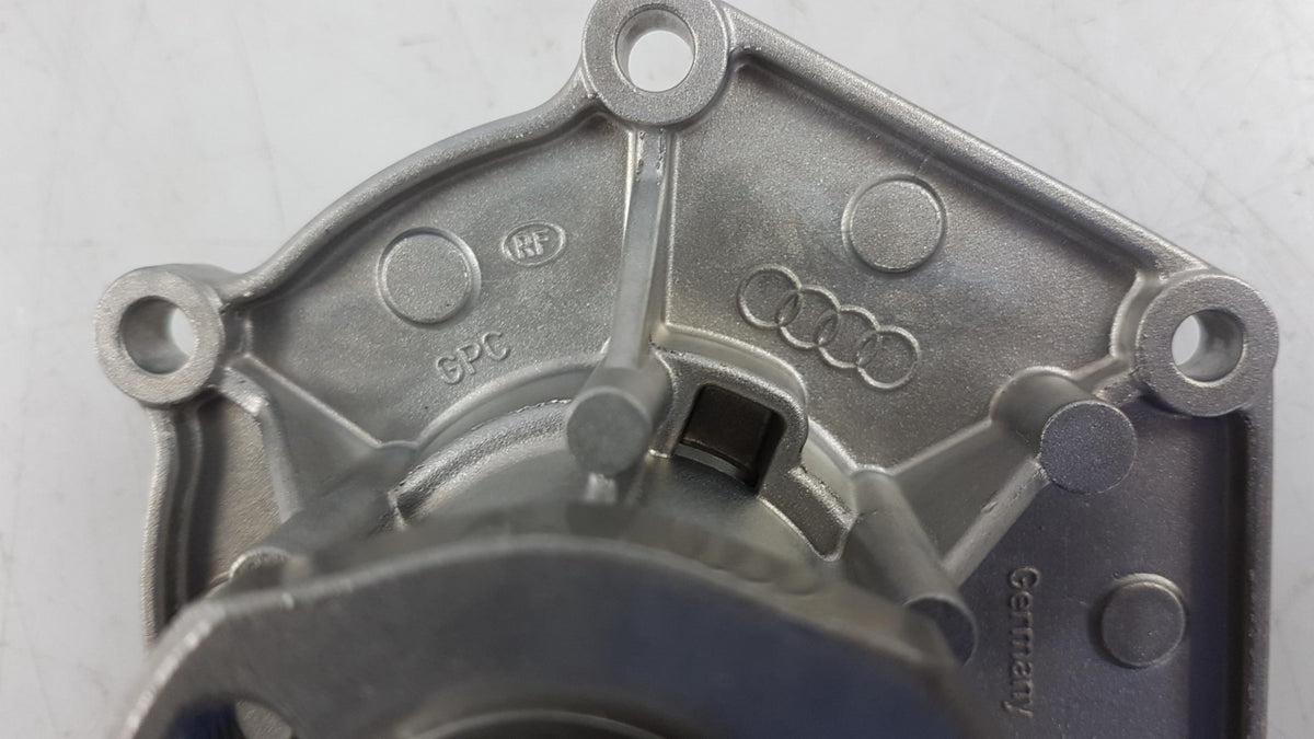 Original VW Touareg 7L 2007-2010 AUDI A6 2005-2011 4F Wasserpumpe 06E121018D