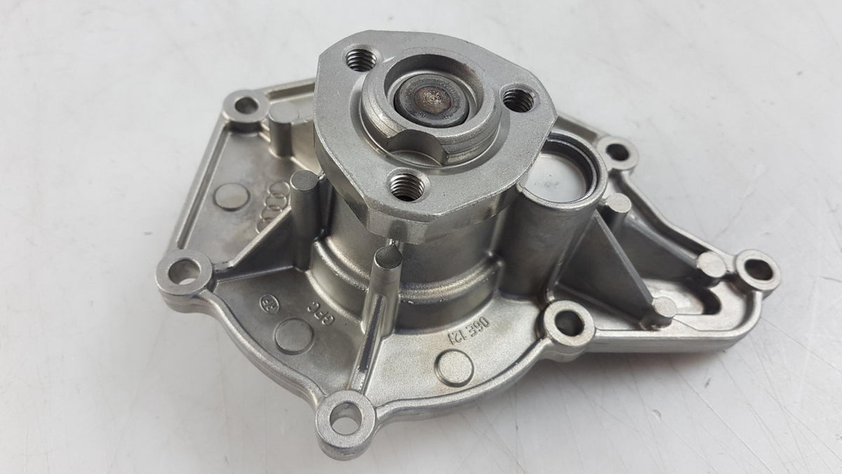 Original VW Touareg 7L 2007-2010 AUDI A6 2005-2011 4F Wasserpumpe 06E121018D