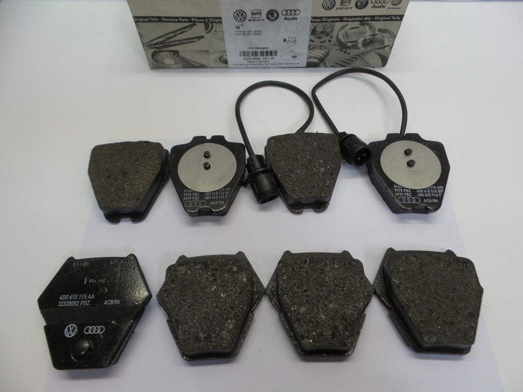 Original AUDI A8 Bremsbeläge Scheibenbremse Bremsklötze vorne 4D0698151R