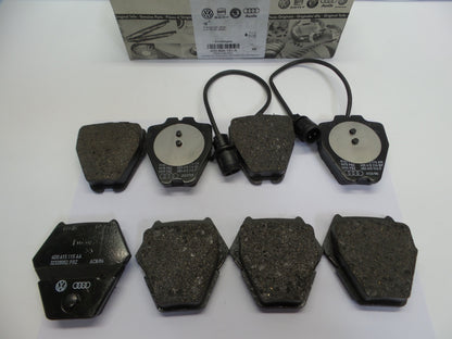 Original AUDI A8 Bremsbeläge Scheibenbremse Bremsklötze vorne 4D0698151R