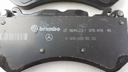 Original MERCEDES-BENZ C63 AMG W204 E63 AMG W212 Bremsbeläge Vorne A0074206520