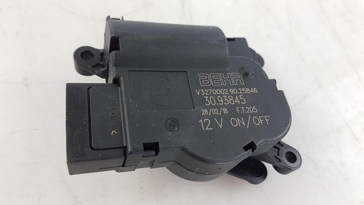 Original OE MERCEDES-BENZ Elektromotor A0008203608