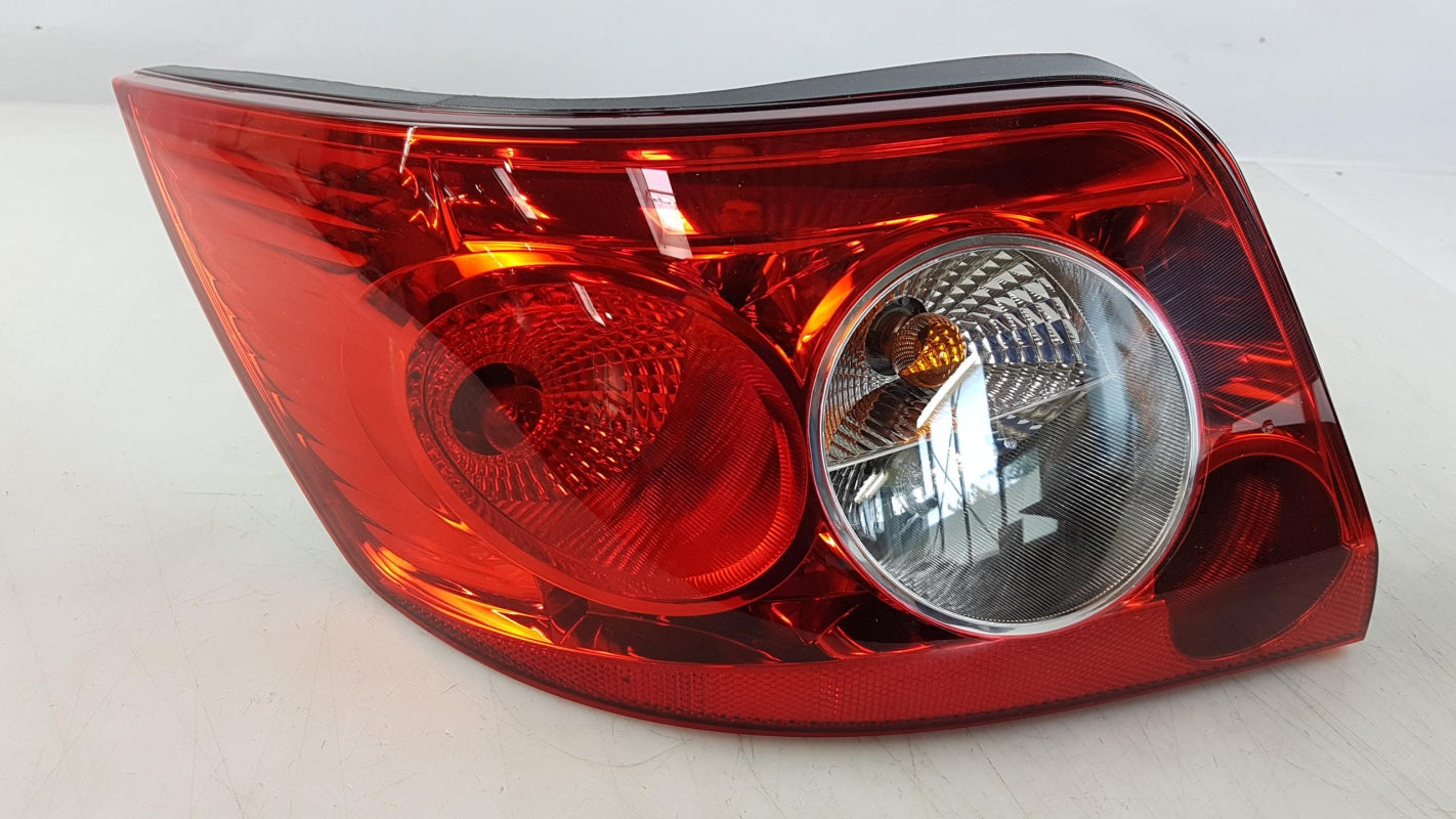 Original OE RENAULT Heckleuchte 8200142688