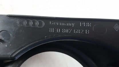 Original OE Volkswagen Nebelscheinwerfer Abdeckung 8E0807682B01C