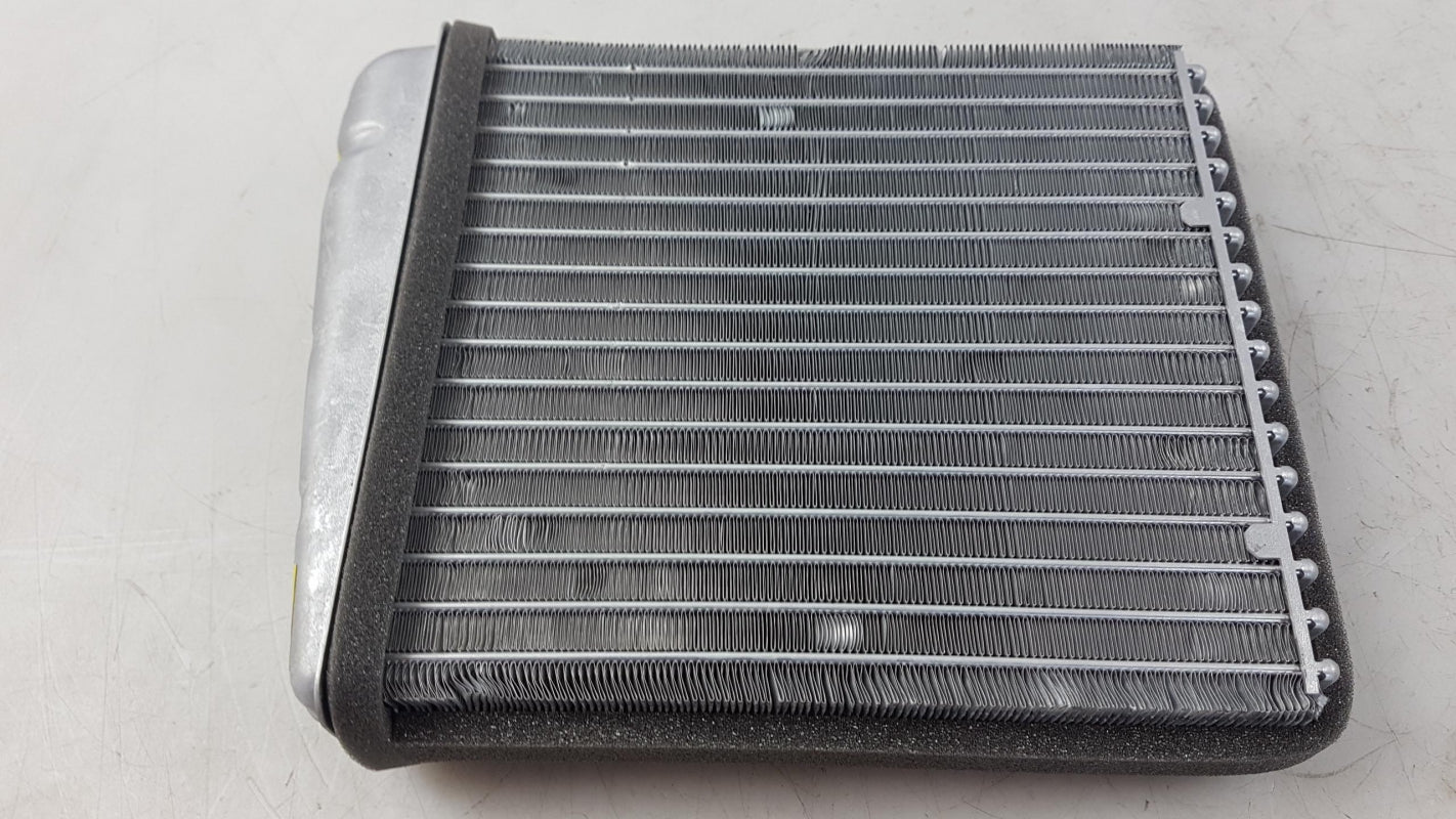 Original AUDI A3 Q3 RSQ3 VW Golf Tiguan Passat Touran Wärmetauscher 1K0819031E