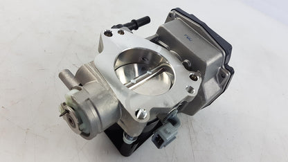 Original PEUGEOT 206 307 407 807 CITROEN C4 C5 C8 Drosselklappe 1635W8