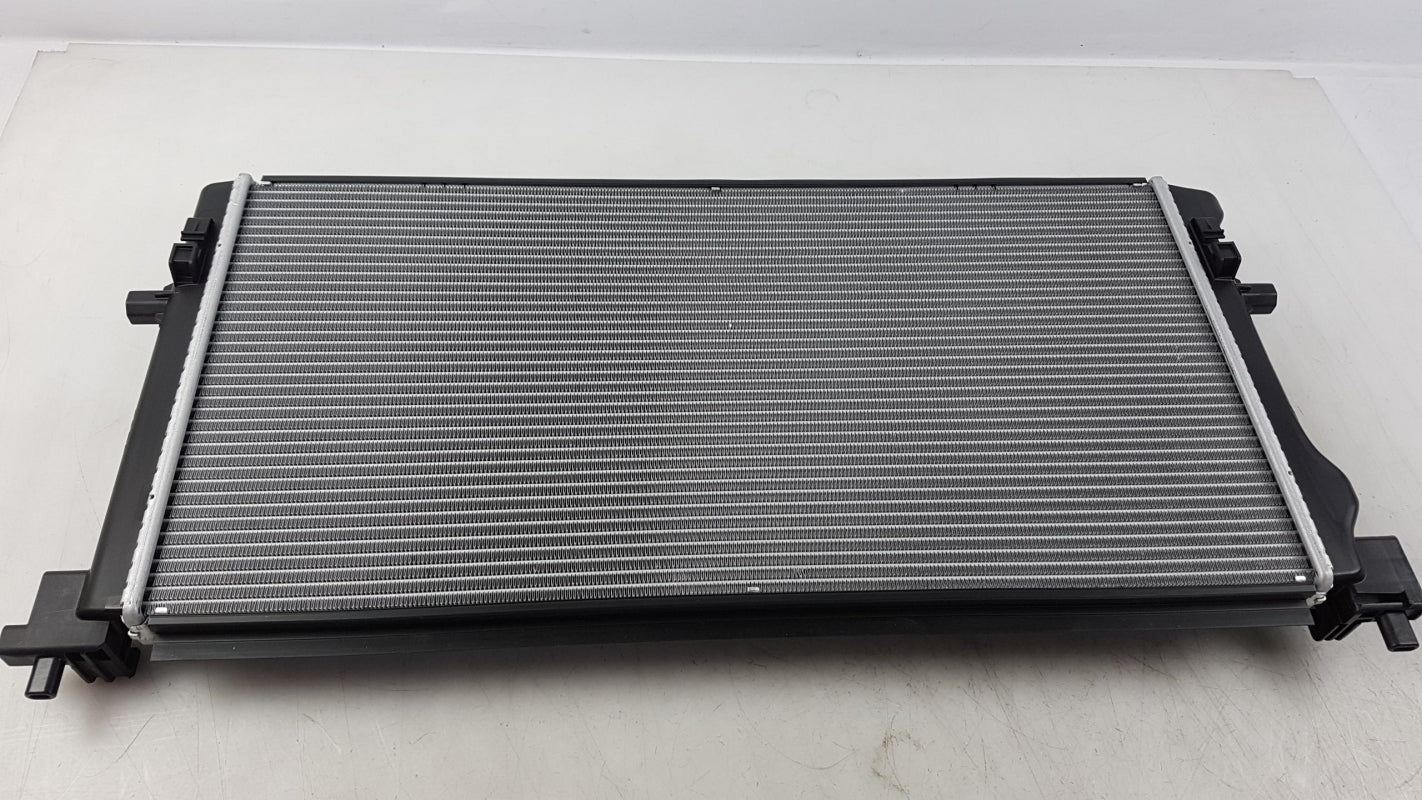 Original VOLKSWAGEN Golf SKODA Octavia AUDI A3 Q2 SEAT Wasserkühler 5Q0121251EC