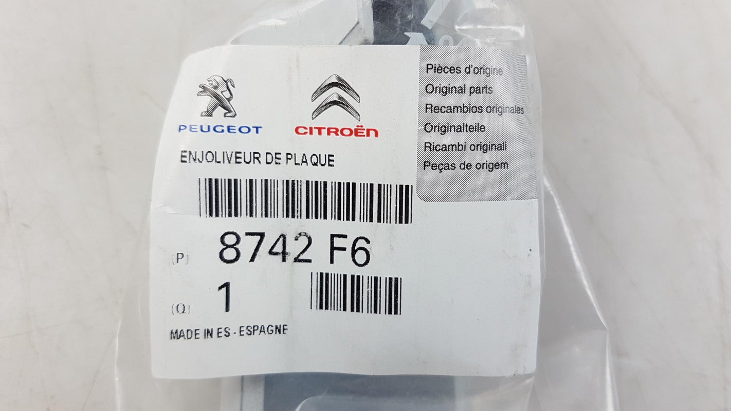 Original OE Peugeot Heckklappe Abdeckung 8742F6