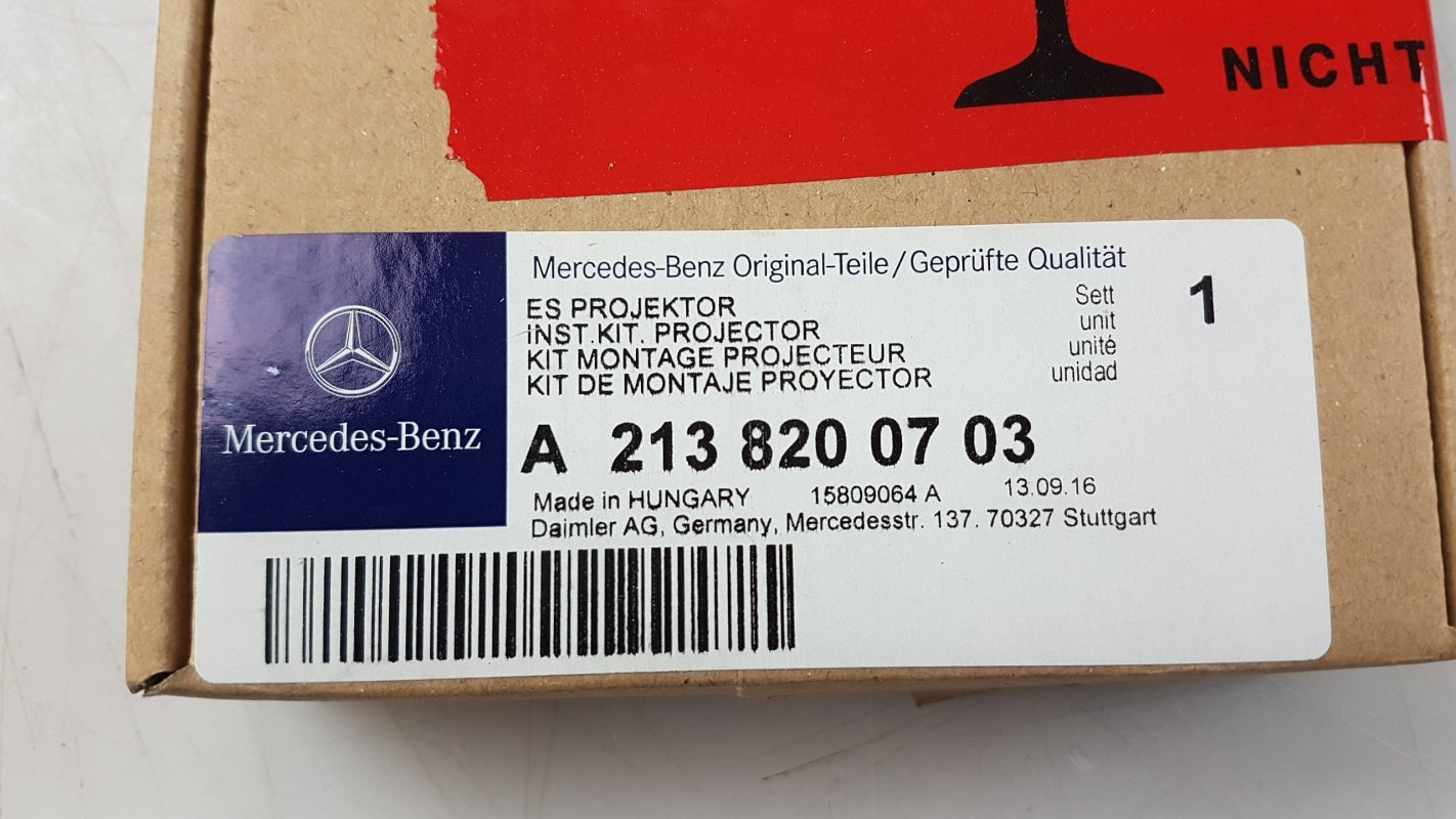 Original MERCEDES-BENZ A-Klasse W176 Innenleuchte 2er-Satz A2138200703