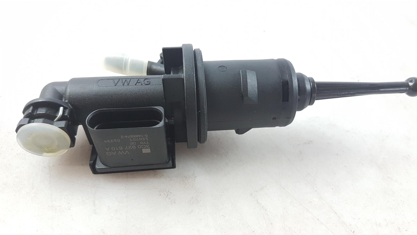 Original VW Passat Variant Santana B6 (3C) Kupplungsgeberzylinder 3C0721388B