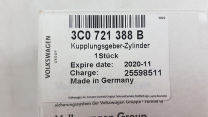 Original VW Passat Variant Santana B6 (3C) Kupplungsgeberzylinder 3C0721388B