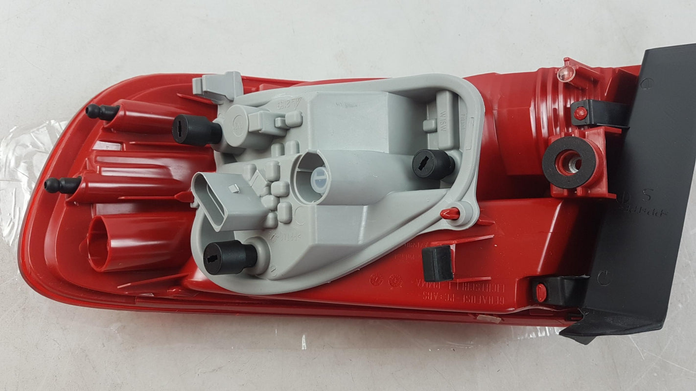 Original AUDI A4 (8K) Avant LED-Schlussleuchte Heckleuchte Links 8K9945095B