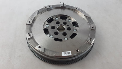 Original OPEL Astra-J Insignia-A Zafira-C  Corsa-E 1.4 Schwungrad 55599020