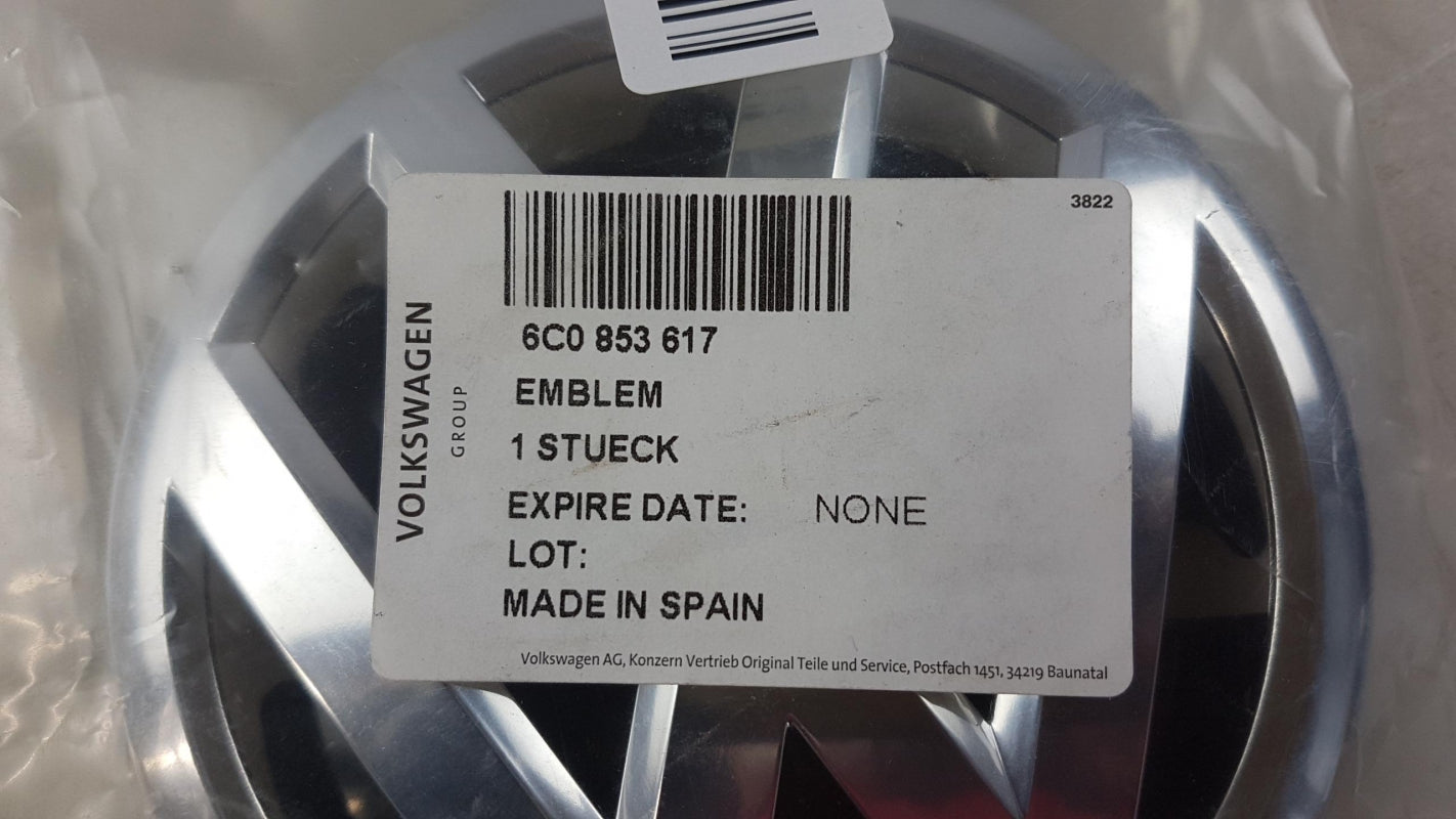 Original OE Volkswagen Emblem Logo 6C0853617