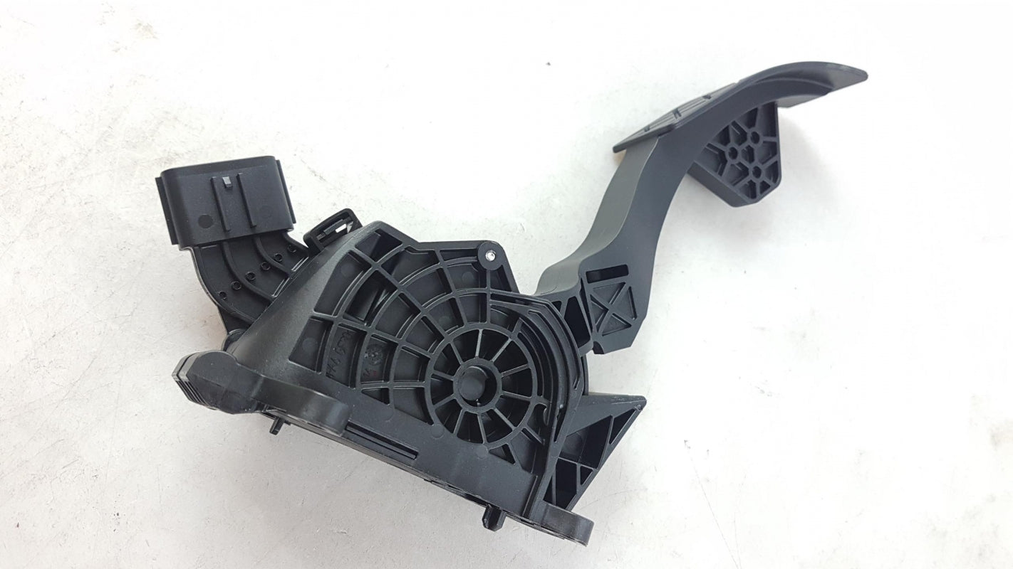 Original SEAT Toledo (2013-2015) Gaspedalstellungssensor 6R1721503H