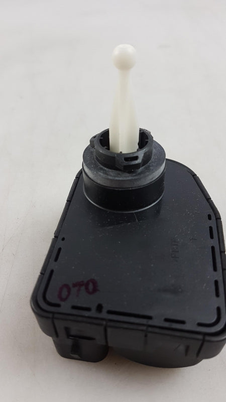 Original OE OPEL Leuchtweitenregulierung Stellmotor 90565805