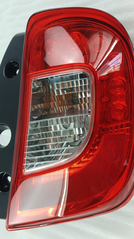 Original NISSAN Micra '10-'16 Heckleuchte Rücklicht rechts 265503HN0A