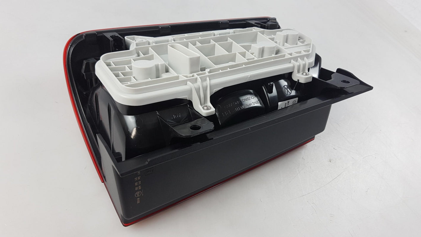 Original OE Volkswagen Heckleuchte 2K1945096T