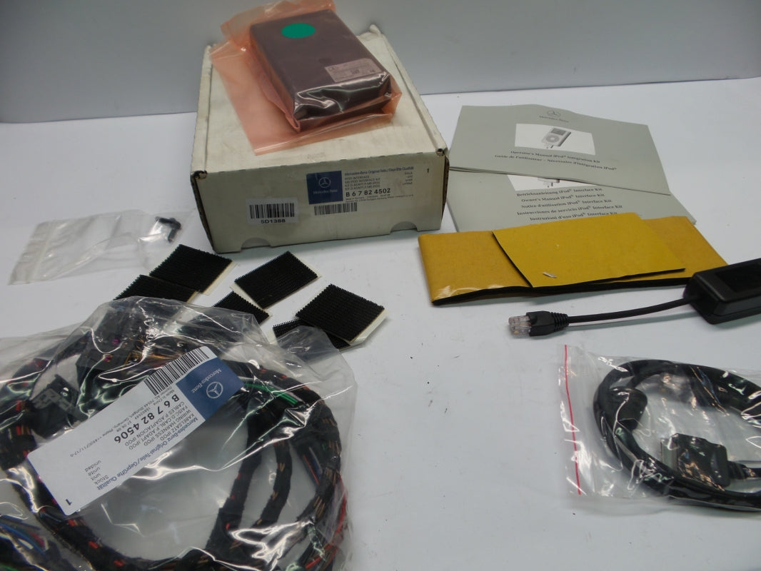 Original MERCEDES-BENZ W211 W169 W164 W251 iPod Interface Montagesatz B67824502