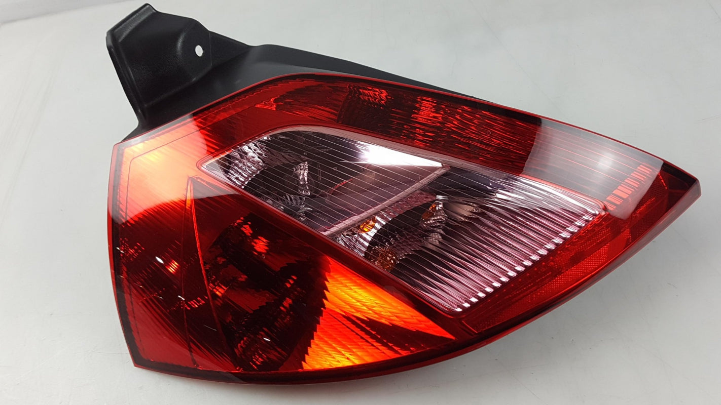 Original OE RENAULT Heckleuchte 8200073236