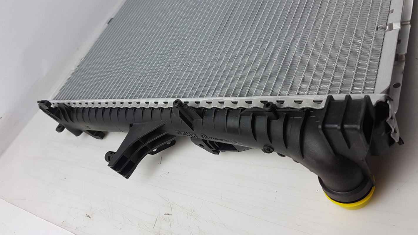 Original AUDI Q7 VW Touareg Kühler für Kühlmittel Wasserkühler 7L0121253A