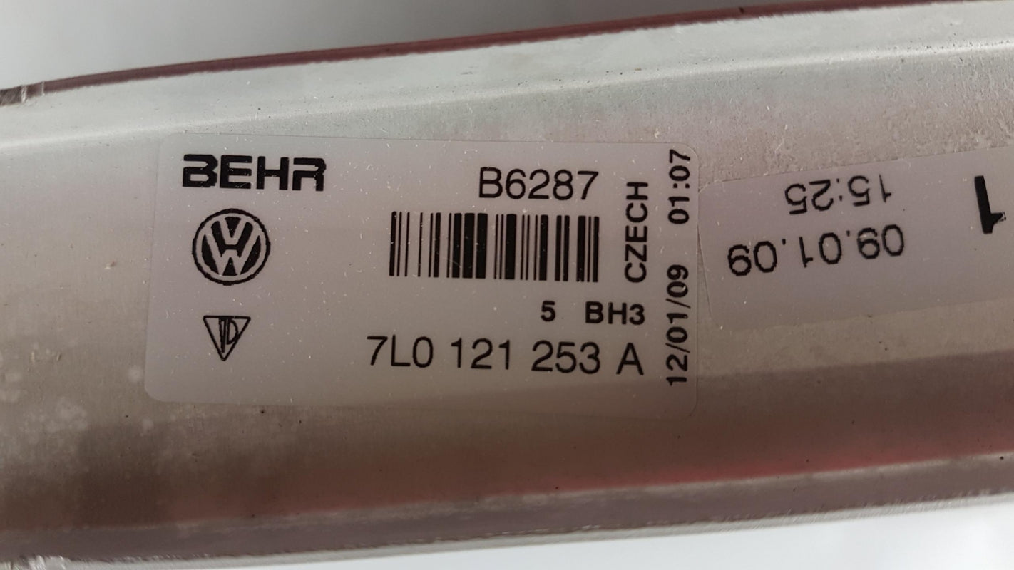 Original AUDI Q7 VW Touareg Kühler für Kühlmittel Wasserkühler 7L0121253A