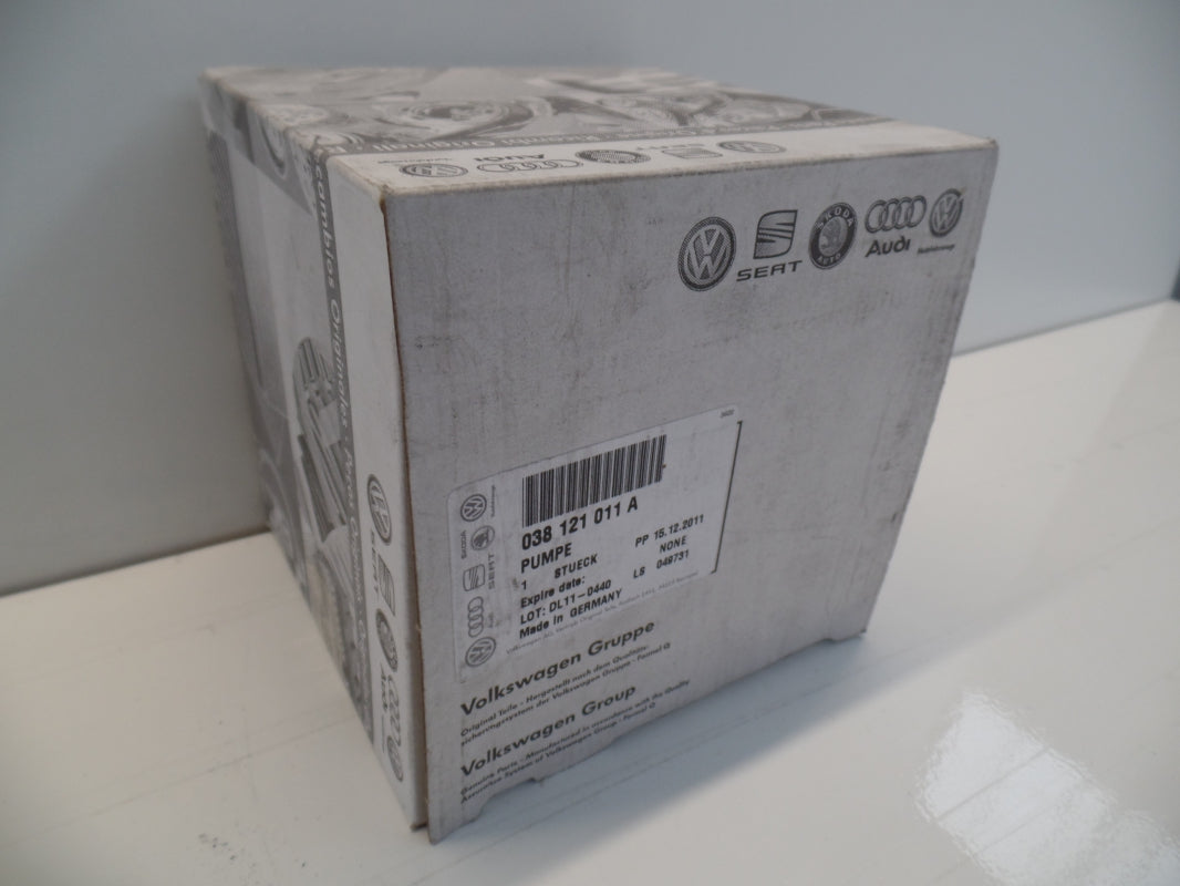 Original OE Volkswagen Wasserpumpe 038121011A