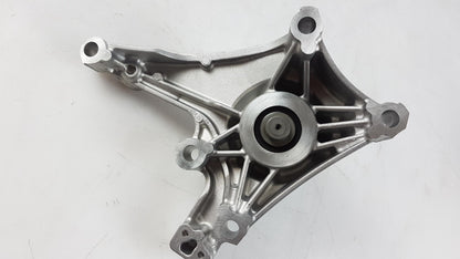 Original NISSAN Navara Pathfinder Q70/M Halter 210465X20D