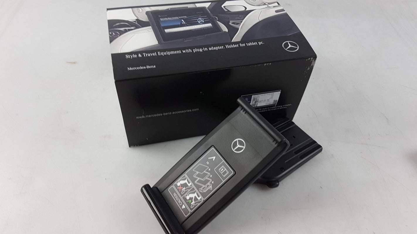 Original MERCEDES-BENZ Halter für Tablet PC Style & Travel Equipment A0008272200