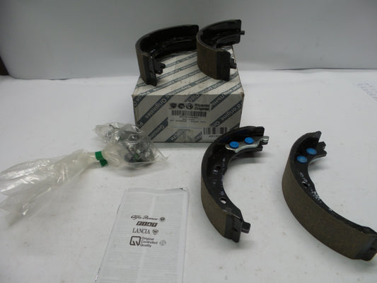 Original FIAT Ducato 2E 3T '01-'11 Feststellbremsen Bremsbackensatz 77363478