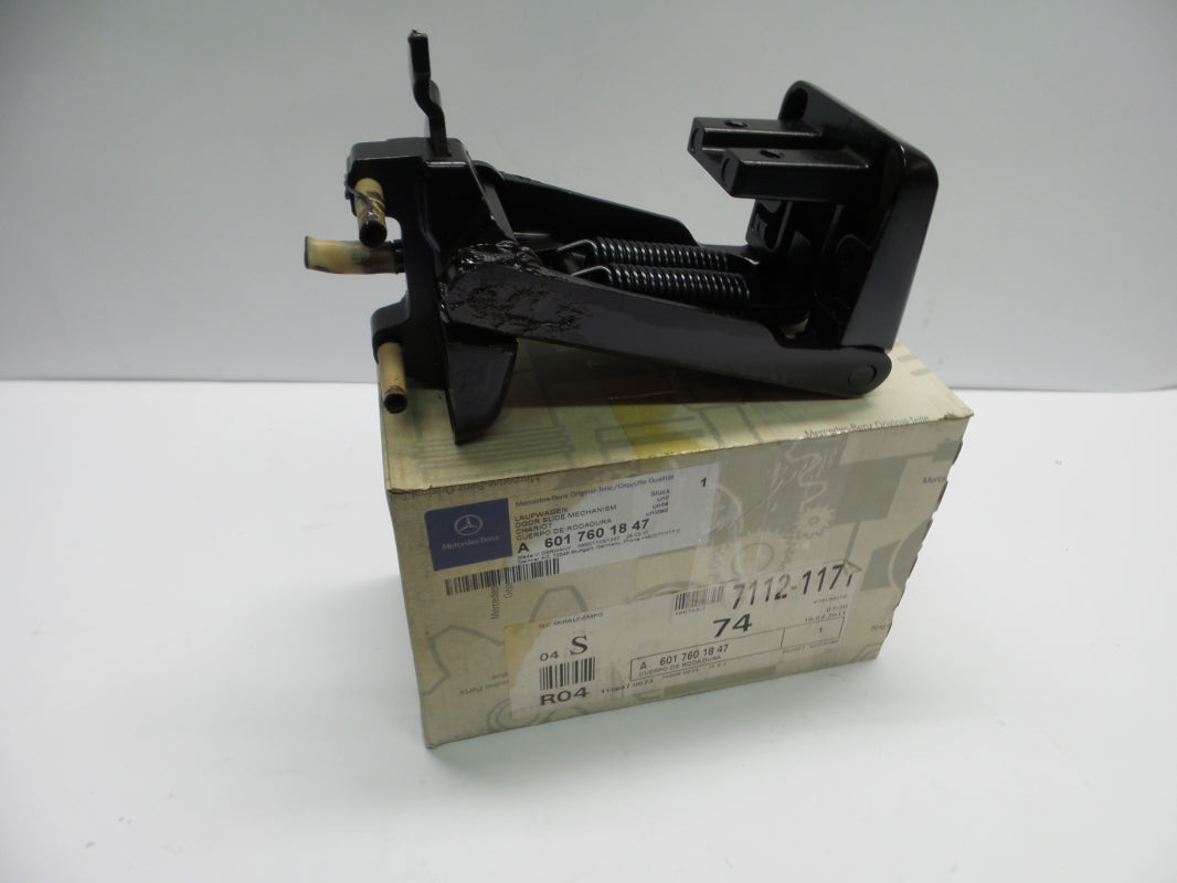 Original MERCEDES-BENZ 309D MB120 Tür Rollenführung hinten rechts A6017601847