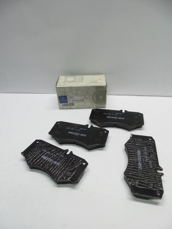 Original MERCEDES-BENZ G-klasse W463 Bremsbeläge Bremsklötze vorne A0044201420