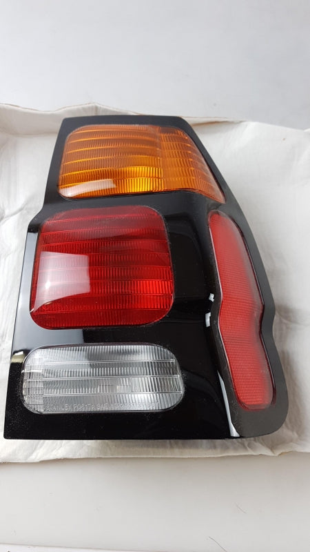 Original MITSUBISHI Pajero Sport I Heckleuchte Rücklicht rechts MR496374