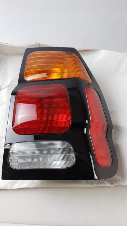 Original MITSUBISHI Pajero Sport I Heckleuchte Rücklicht rechts MR496374