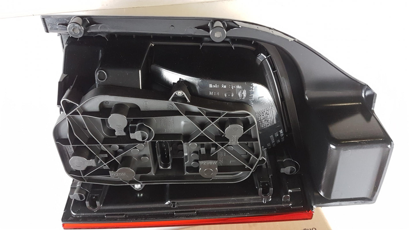 Original OE Volkswagen Heckleuchte 7E5945095E