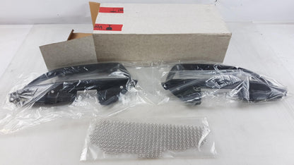 Original MITSUBISHI Grandis 2004- Sport Kühlergittereinsatz oben MZ313079