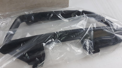 Original MITSUBISHI Grandis 2004- Sport Kühlergittereinsatz oben MZ313079