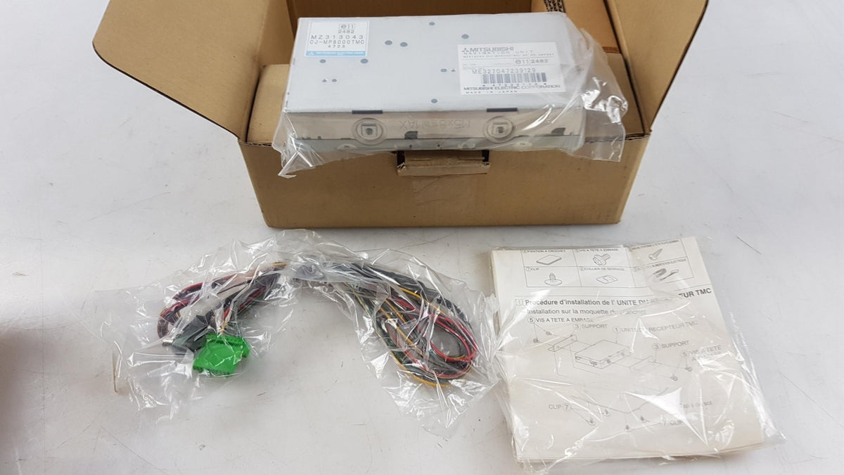Original OE MITSUBISHI Navigationssystem MZ313043