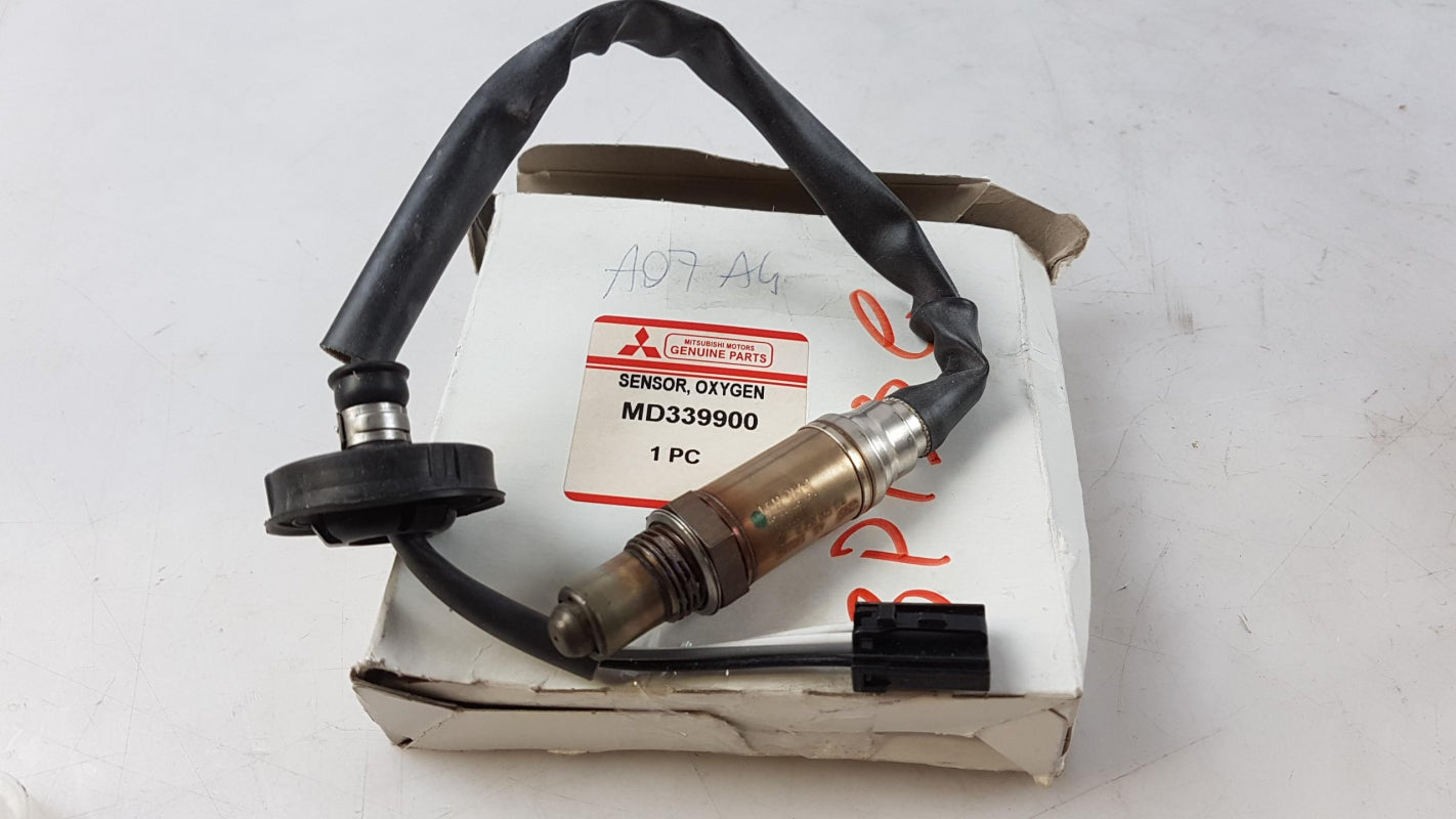 Original OE MITSUBISHI Lambdasonde MD339900