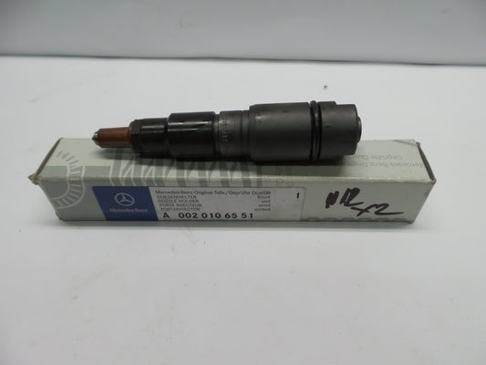 Original MERCEDES-BENZ Truck Actros Injektor Düsenhalter A0020106551