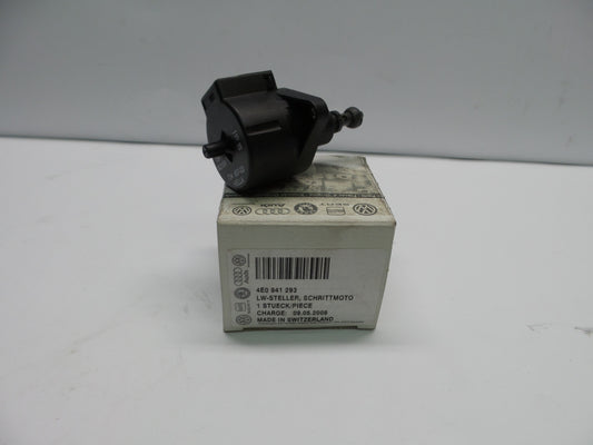 Original AUDI A6 A8 SKODA Superb I Leuchtweitenverstellmotor 4E0941293