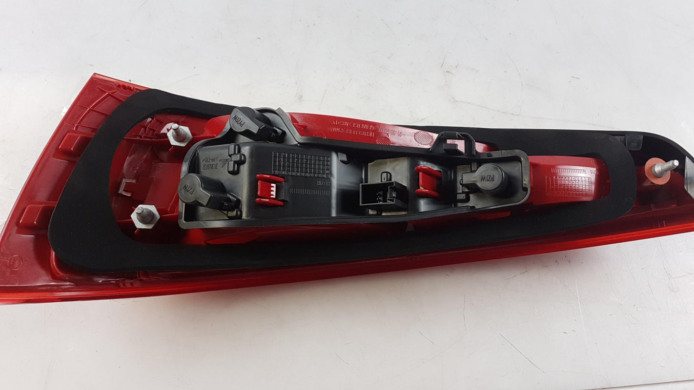 Original AUDI Q3 (8U) 2012-2014 Heckleuchte Rücklicht Hinten Links 8U0945093