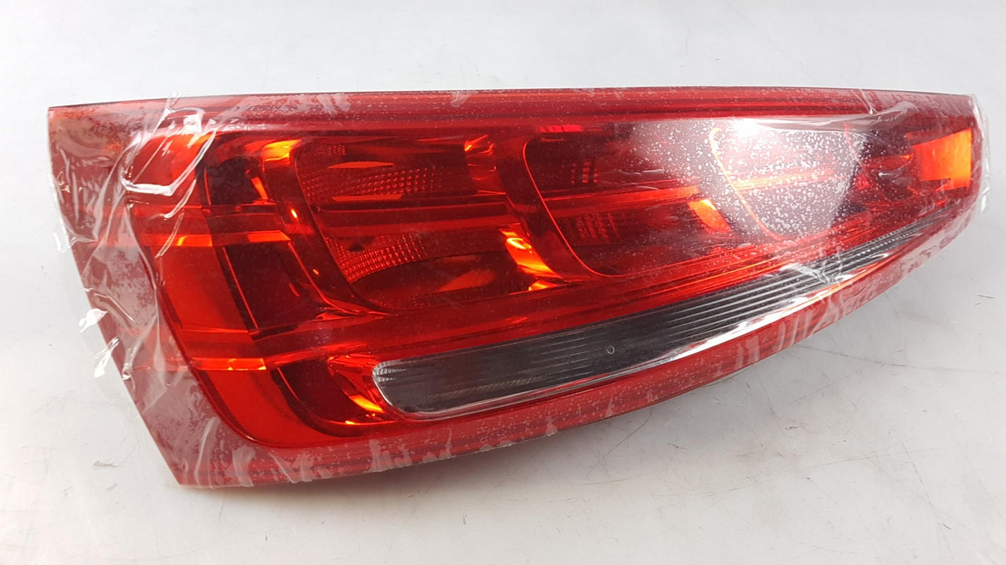 Original AUDI Q3 (8U) 2012-2014 Heckleuchte Rücklicht Hinten Links 8U0945093